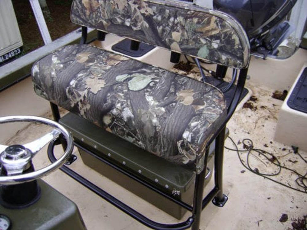 Powder Coated Leaning Post with Camo Cushion