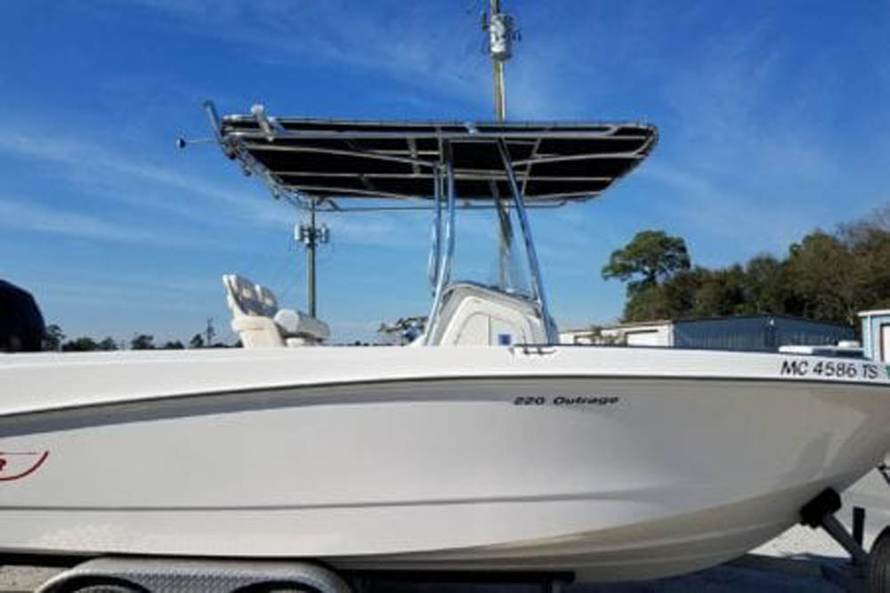 Boston Whaler Outrage 220 T Top