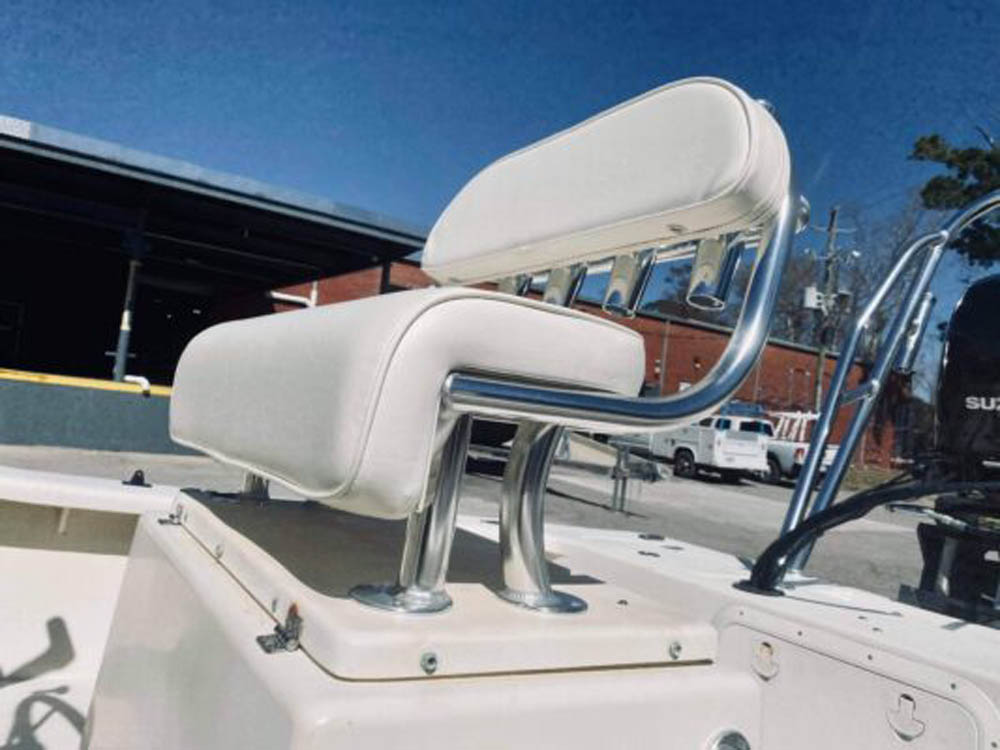 Intruder 198 console with new aluminum seat installed